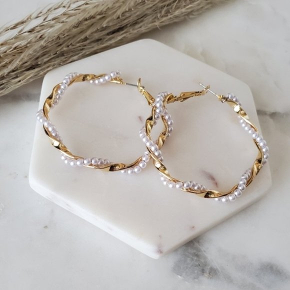 Lulu's Unique Pearl Twisted Boho Hoop Earrings - Picture 7 of 7